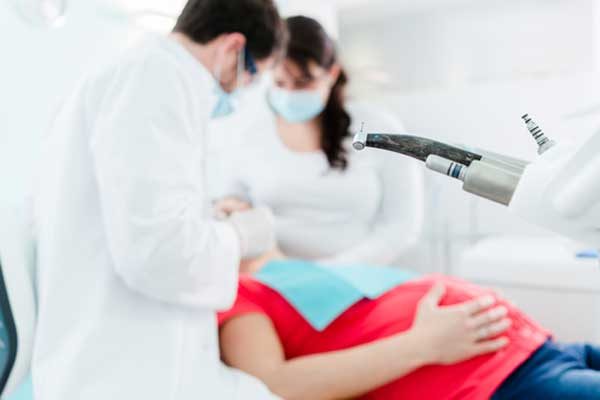 دندانپزشکی رفتن در بارداری ضرر ندارد؟