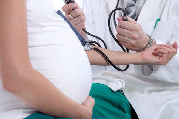 عوارض فشار خون بالا در بارداری