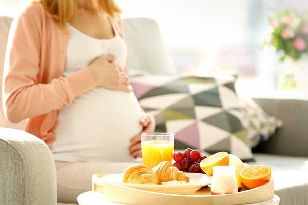 در دوران بارداری چه چیزهایی خوب است بخورید؟