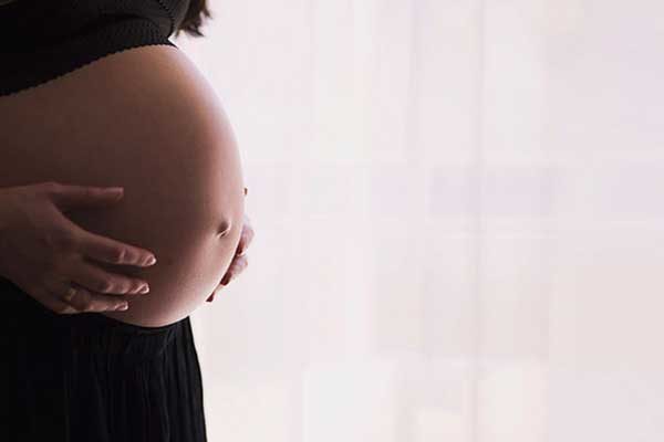 گریه کردن در بارداری چه تاثیری روی جنین دارد؟