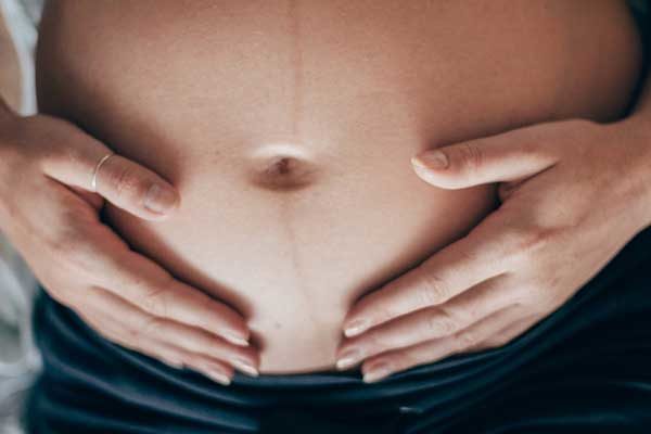اولین حرکت جنین در بارداری چه موقعس؟