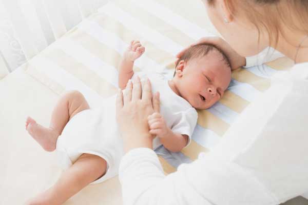 علائم اوتیسم در نوزادان | خواب نوزاد