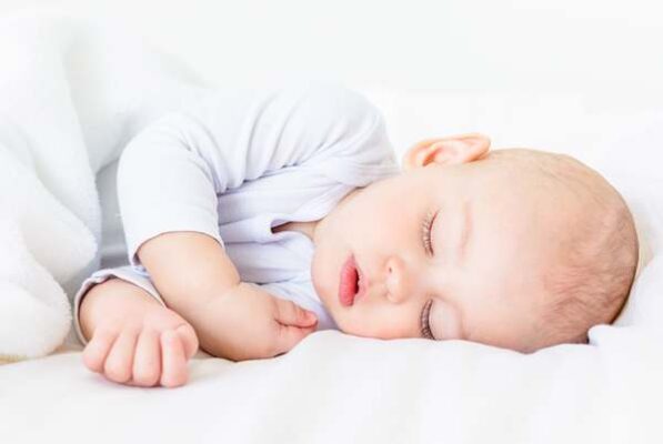 علت خواب سبک نوزادان چیست؟