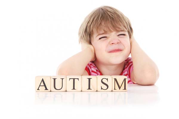 علائم اوتیسم در نوزادان چیست؟