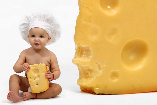پنیر خامه ای برای نوزاد
