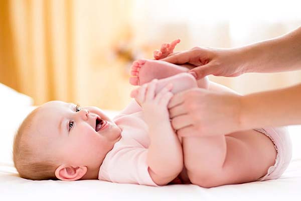 بهترین راه حل برای نفخ نوزاد چیست؟