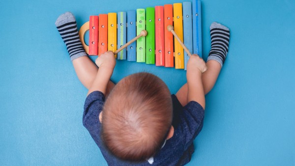 پخش موسیقی برای کودکان و نوزادان