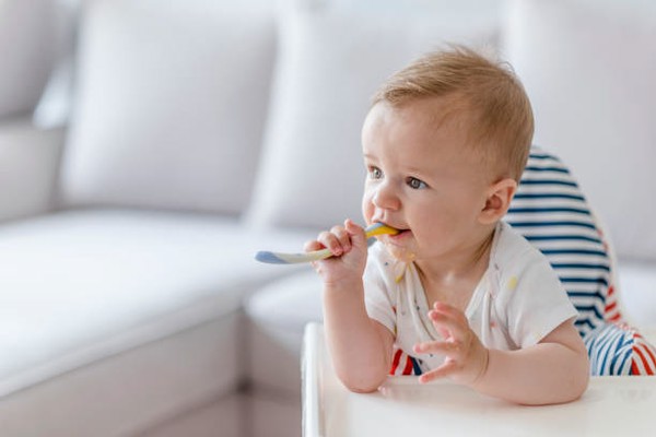 علت لج کردن و غذانخوردن کودک چیست؟